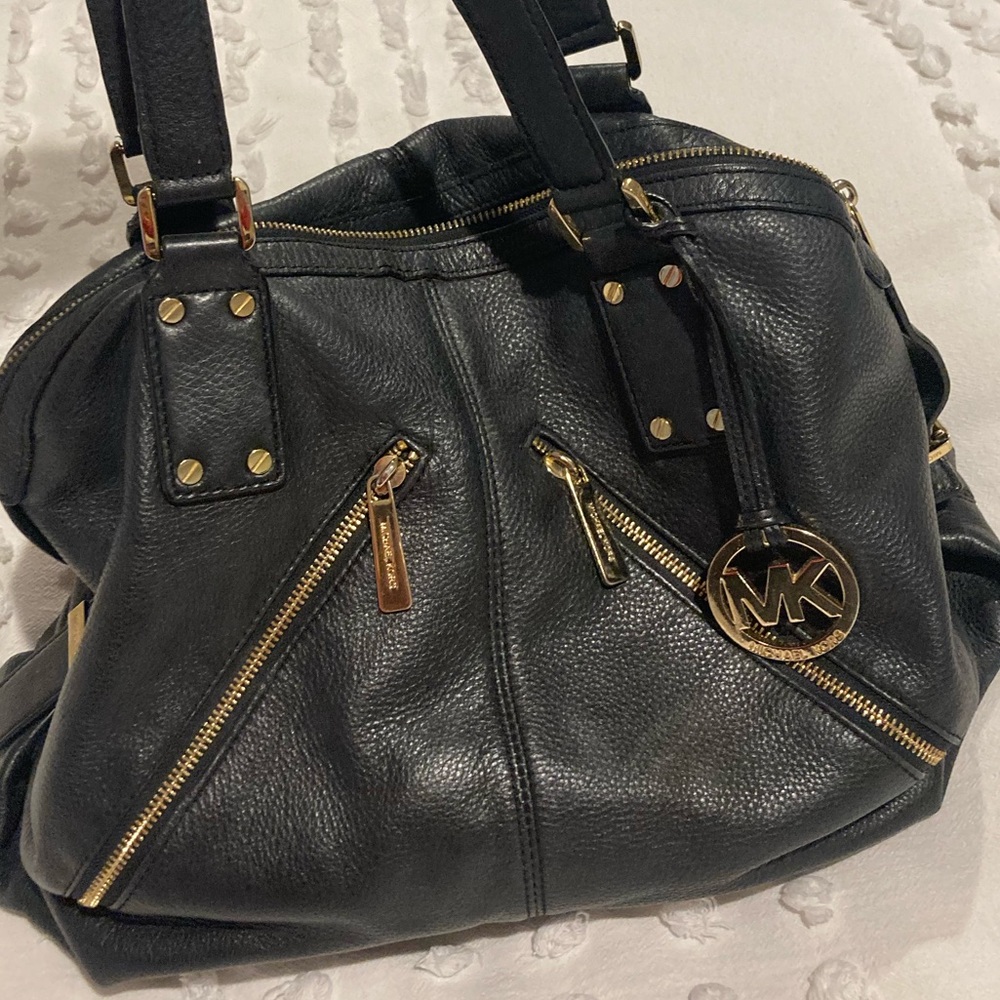 Black Michael kors bag